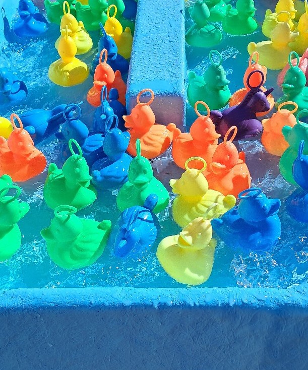 Location de jeux géants en bois, pêche aux canards ou jeux de kermesse